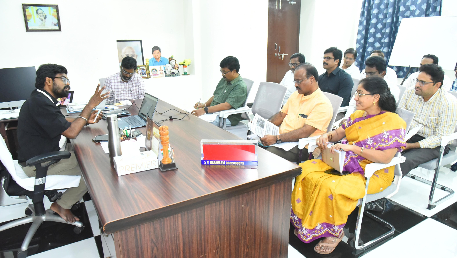 స్ఫూర్తిదాయక విజయగాధలు రూపొందించాలి – జిల్లా కలెక్టర్